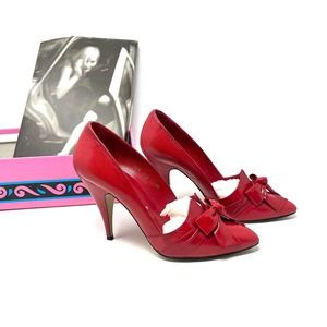 Sold//1990s Nina Red Lipstick Heels Sz 6 Bow Leather Pumps